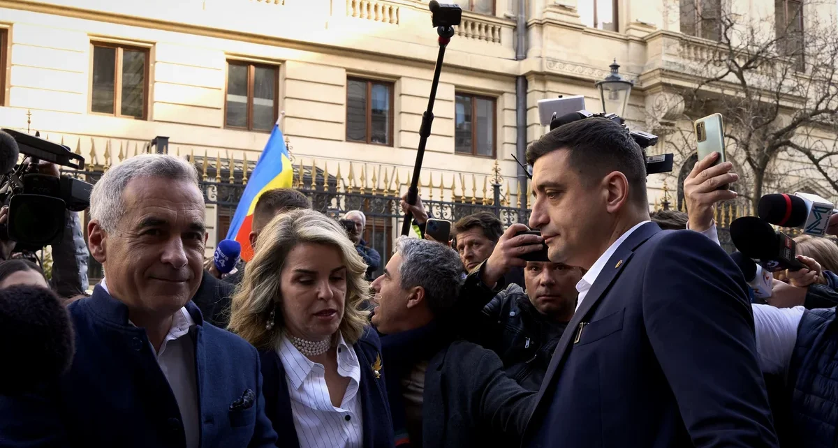 Au sărbătorit prea devreme: susținătorii lui Georgescu, lăsați cu ochii în soare la porțile Arestului Central