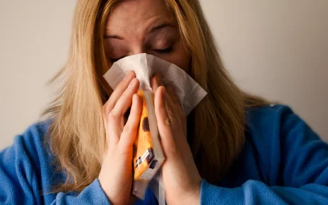 Ce ai în casă înainte de răceală și gripă? Semnele care te aduc la medic
