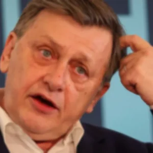 Crin Antonescu: PNL a votat un guvern PSD, dar a fost ridicol