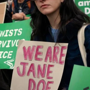 Drogare și viol în grup: universitatea interzice activitățile după acuzații /no