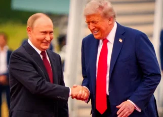 Ministrul german: Trump e cu spatele la zid înainte de alegeri