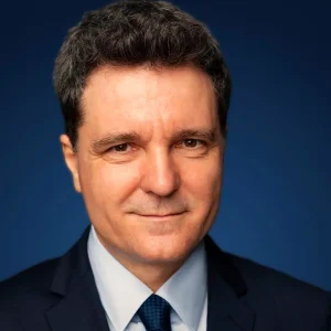 Nicușor Dan: școlile românești pot fi afectate de legea minorităților