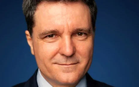 Nicușor Dan: școlile românești pot fi afectate de legea minorităților