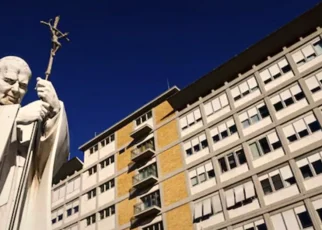 Papa Leon al XIV-lea a trecut noaptea în spital după intervenția chirurgicală