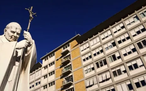Papa Leon al XIV-lea a trecut noaptea în spital după intervenția chirurgicală